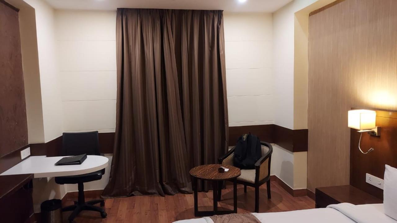 Hotel Casaya Inn Chinhat Εξωτερικό φωτογραφία
