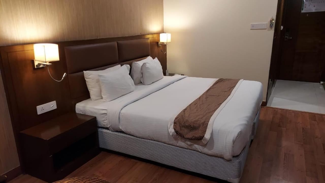 Hotel Casaya Inn Chinhat Εξωτερικό φωτογραφία