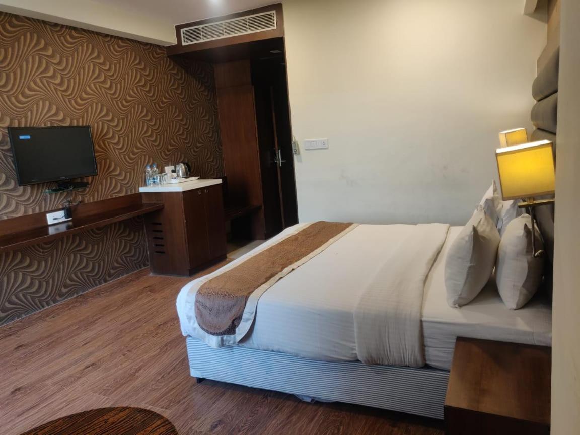 Hotel Casaya Inn Chinhat Εξωτερικό φωτογραφία