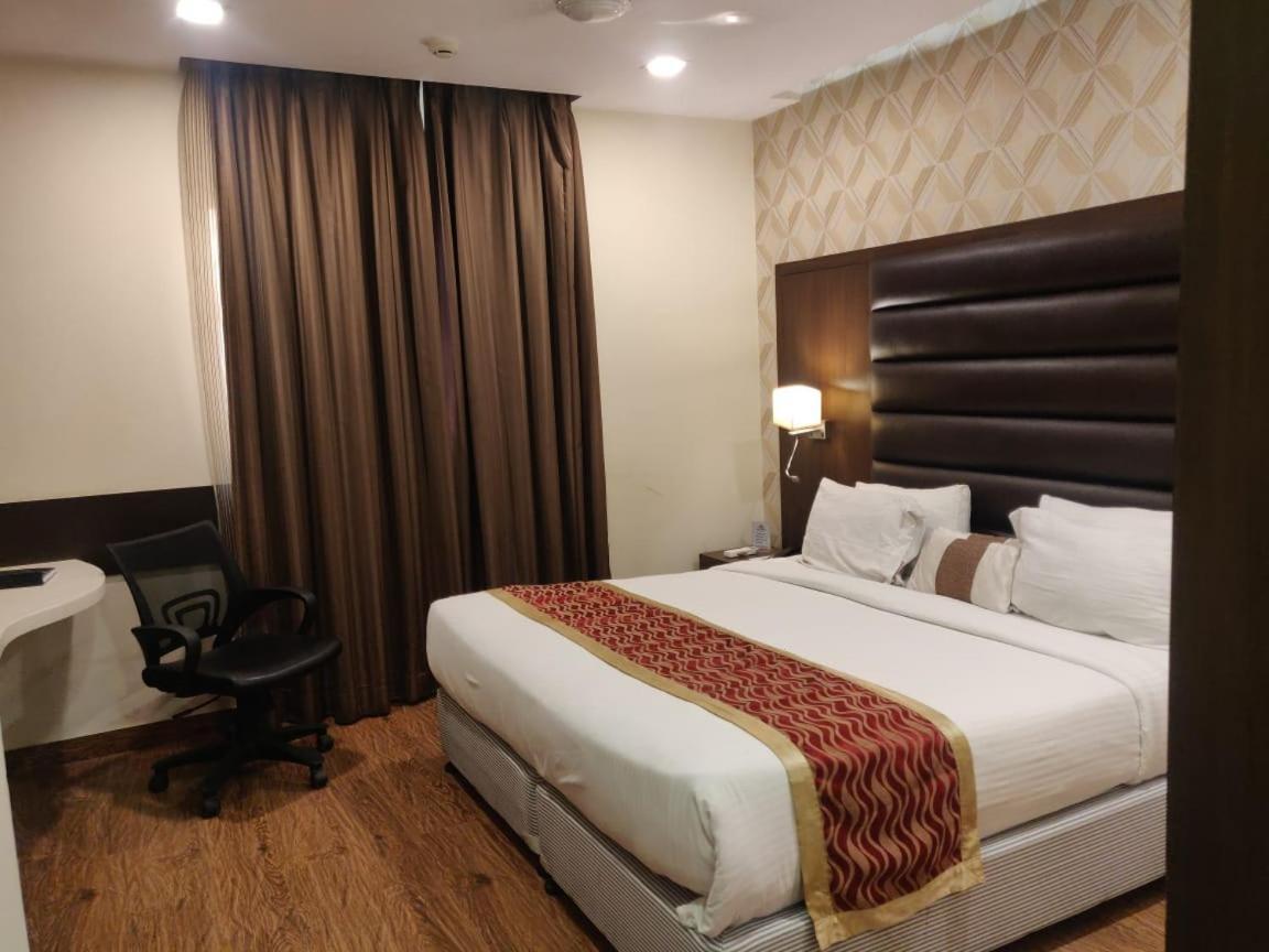 Hotel Casaya Inn Chinhat Εξωτερικό φωτογραφία