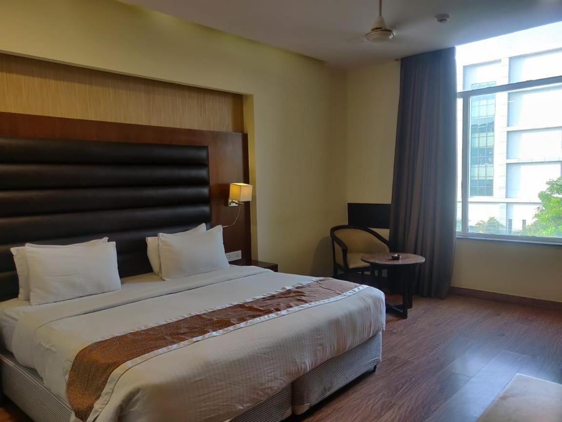 Hotel Casaya Inn Chinhat Εξωτερικό φωτογραφία