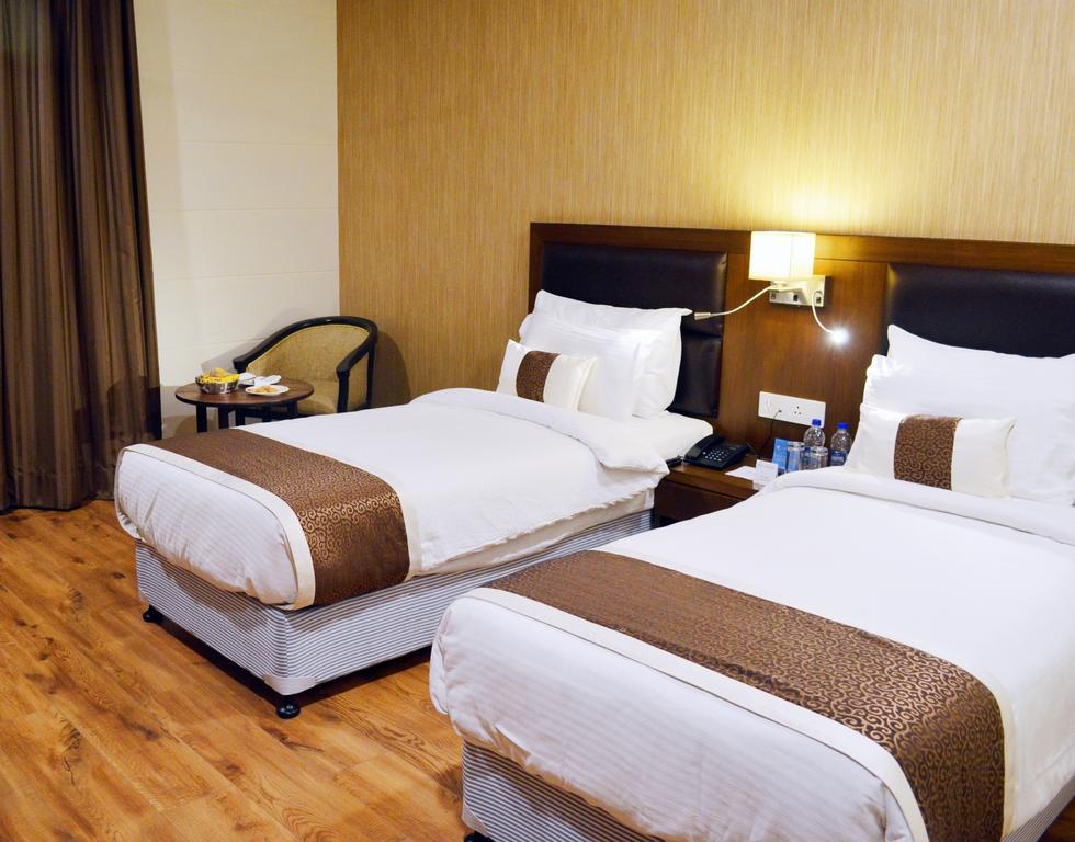 Hotel Casaya Inn Chinhat Εξωτερικό φωτογραφία